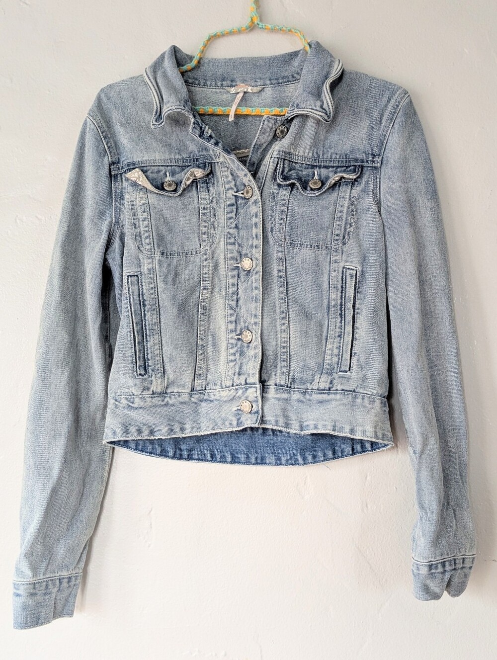 Free People Light Wash Cropped Denim Trucker Jacket Size S Excellent Condition